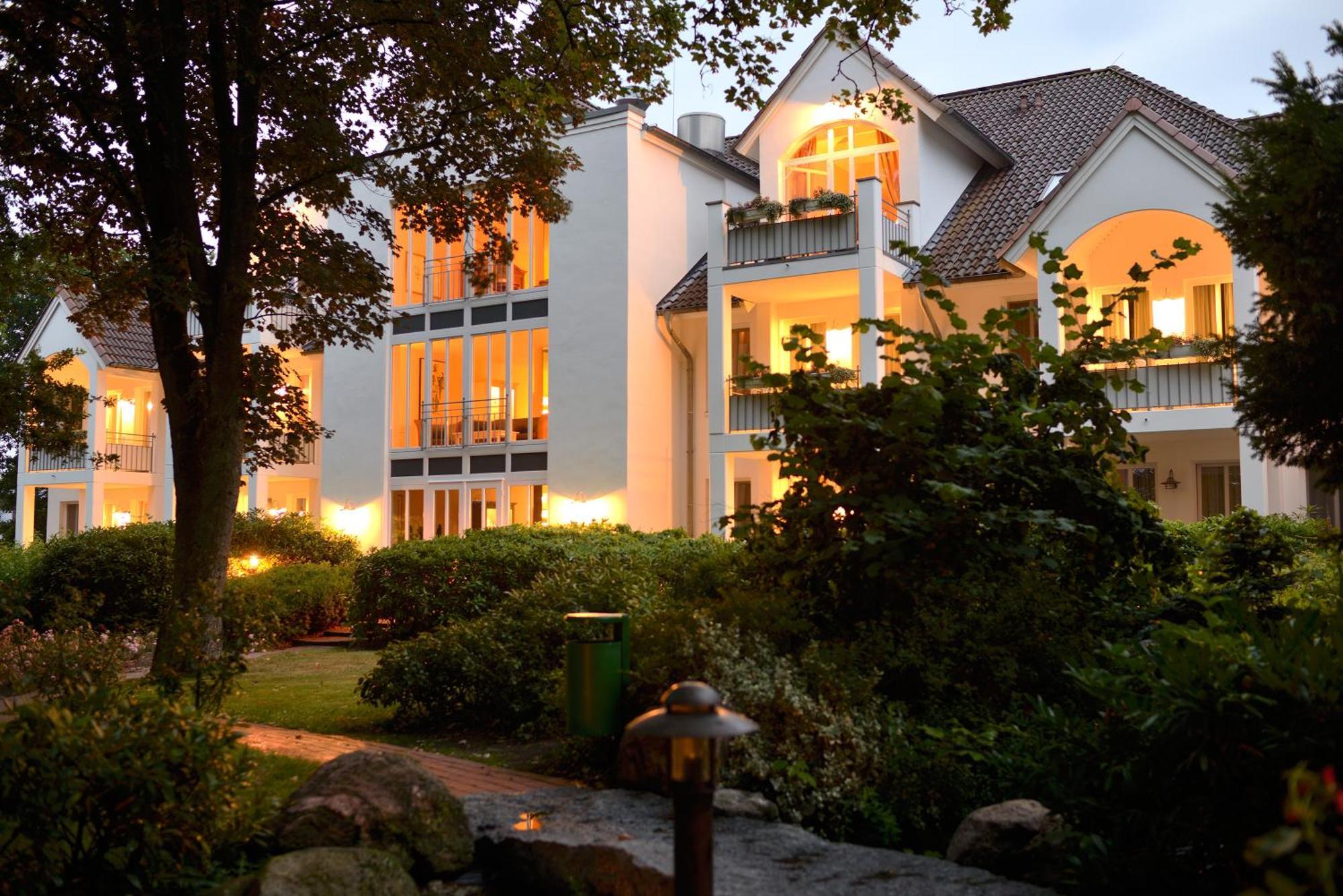 Romantik Hotel Boesehof Bad Bederkesa Exterior photo
